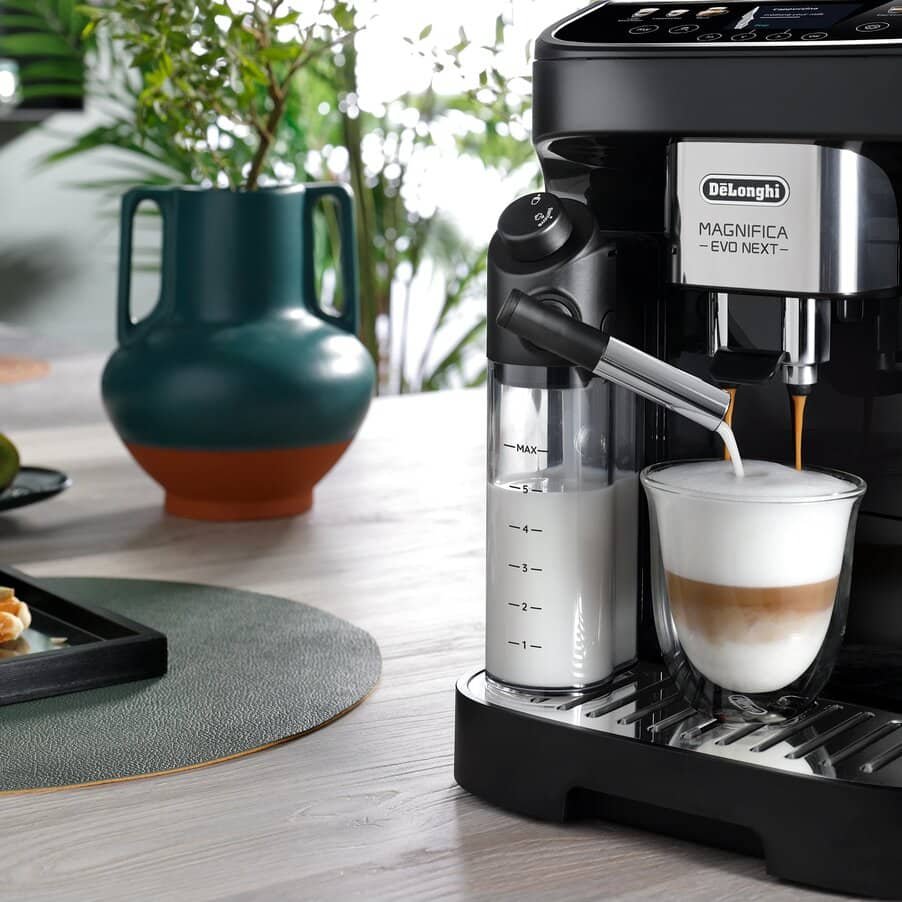De'Longhi Magnifica Evo Next ECAM310.60.B Bean to Cup Coffee Machine – LatteCrema Hot, 10 Drinks – Black