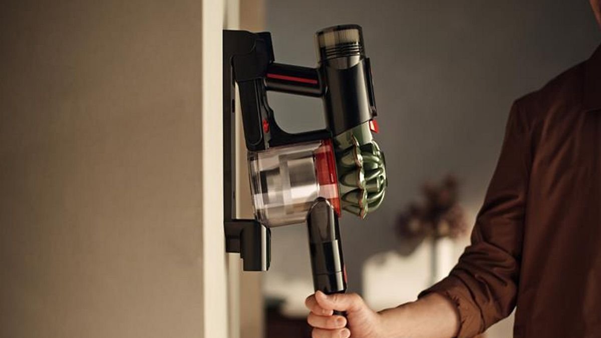 Dyson V8 Cyclone Cordless Vacuum Cleaner 589596-01, 150AW Suction, Up to 60 Min Run Time, Motorbar Head